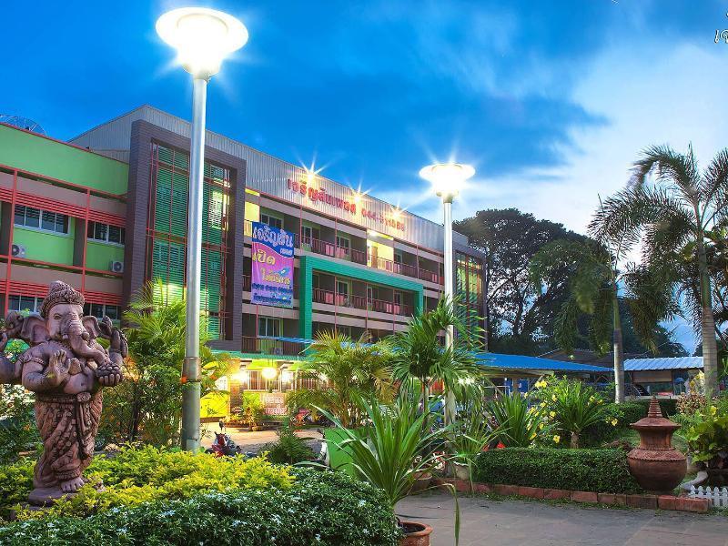 Jaroensin Place Buriram Exterior photo